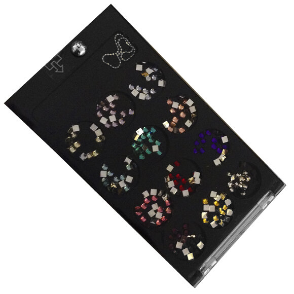 StrazuSteklo_Square.jpg StrazuSteklo_Square.jpg